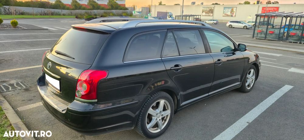 Toyota Avensis 2.2 D-4D Station Wagon Sol - 6