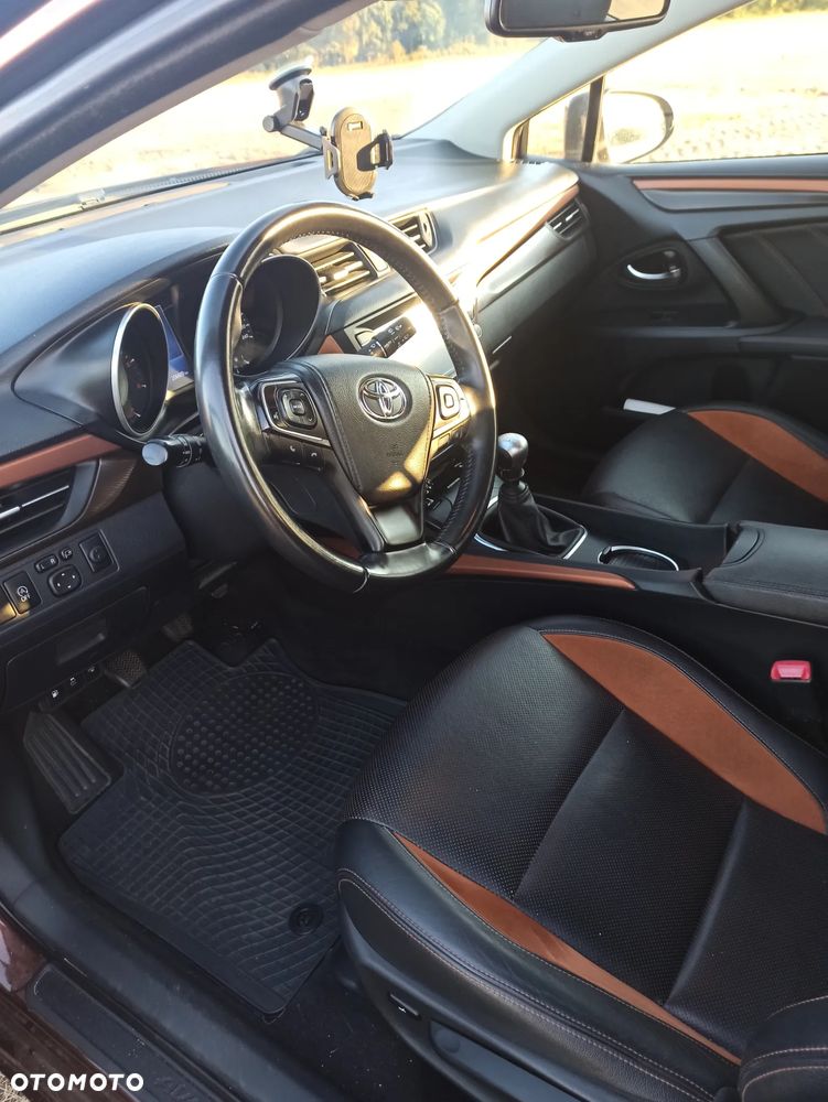 Toyota Avensis 2.0 D-4D Premium - 13