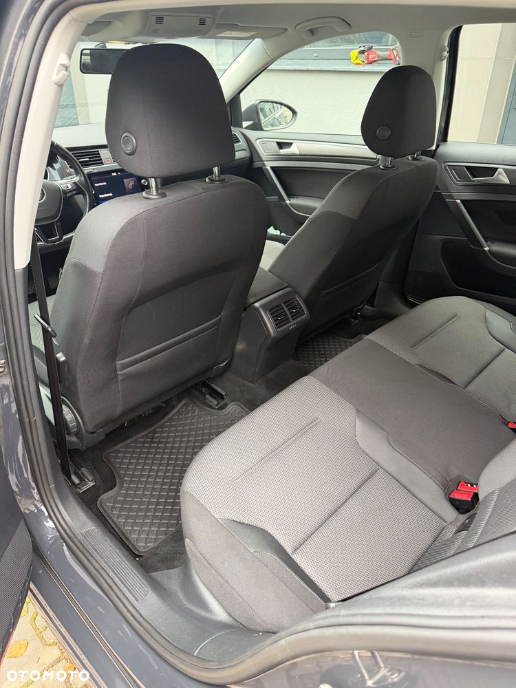 Volkswagen Golf - 15