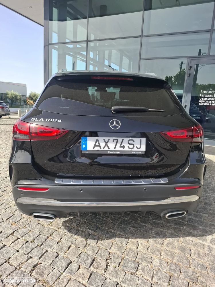 Mercedes-Benz GLA 180 d AMG Line - 3