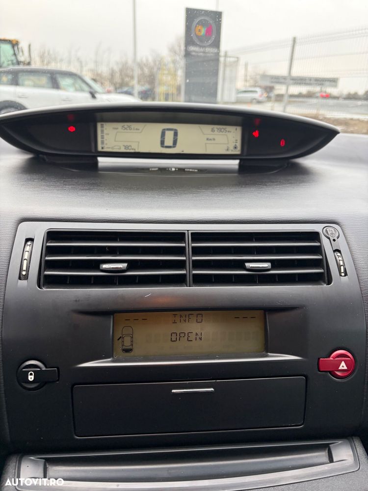 Citroën C4 1.6 HDI 16V SX - 14