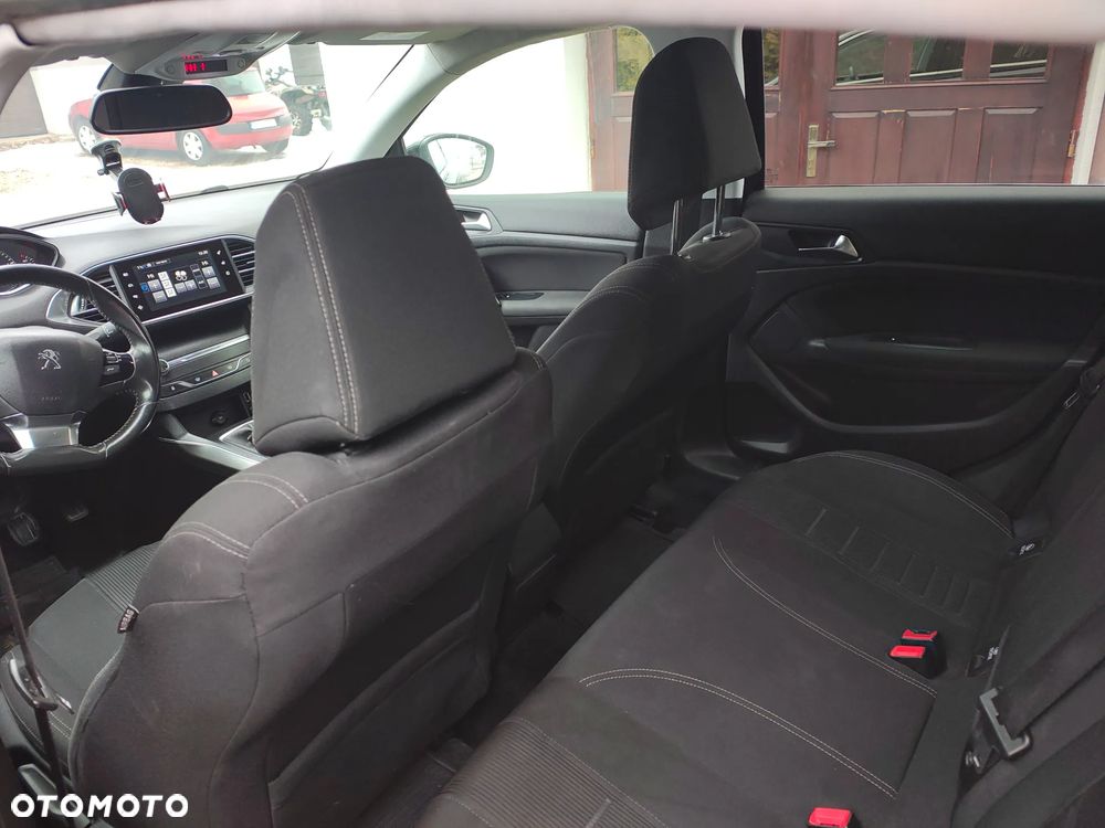 Peugeot 308 1.6 e-HDi Allure S&S - 10