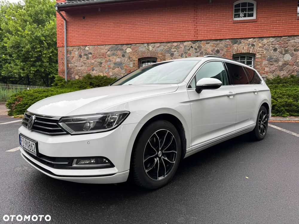 Volkswagen Passat - 1