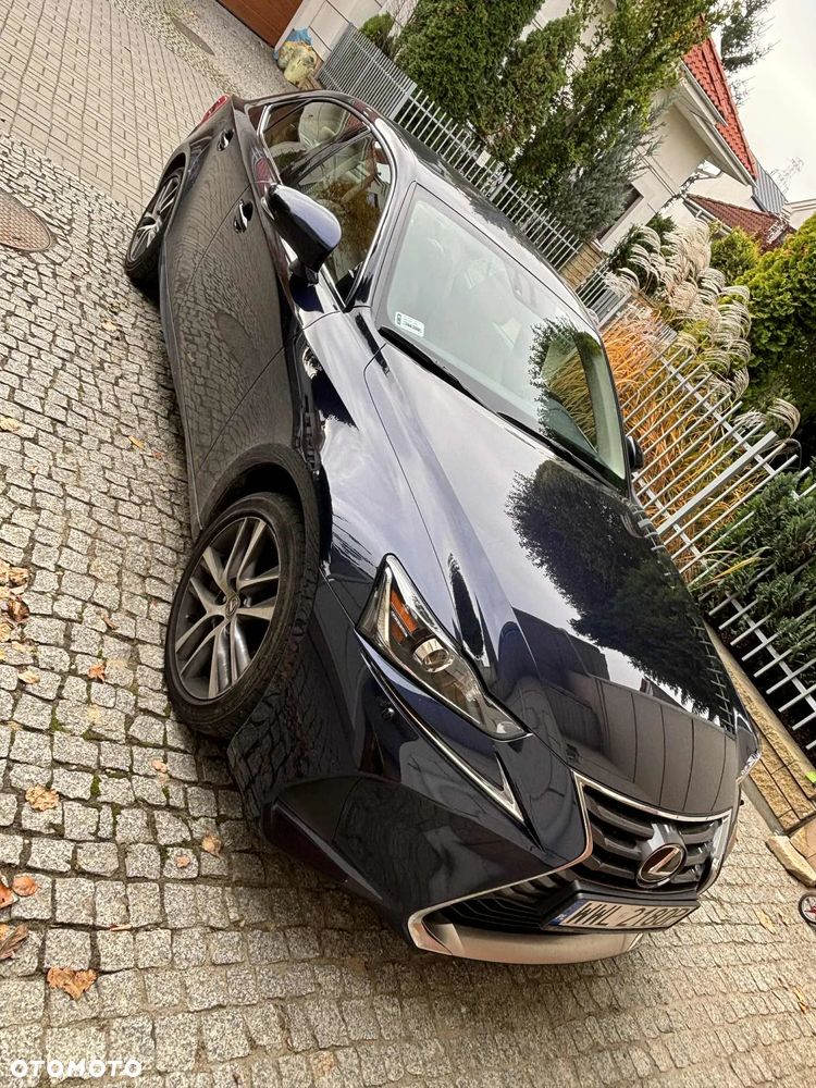 Lexus IS - 4