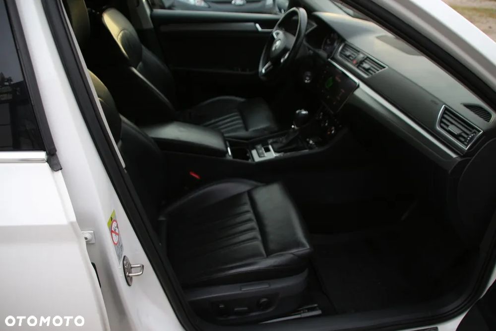 Skoda Superb 2.0 TDI 4x4 DSG Ambition - 34