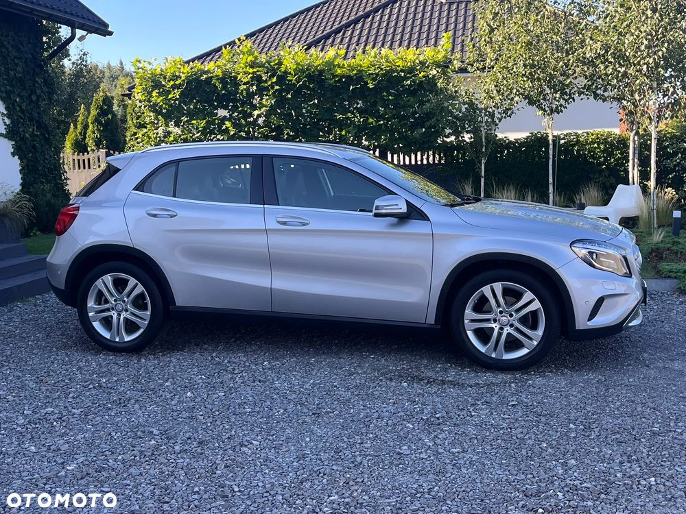 Mercedes-Benz GLA 180 - 22