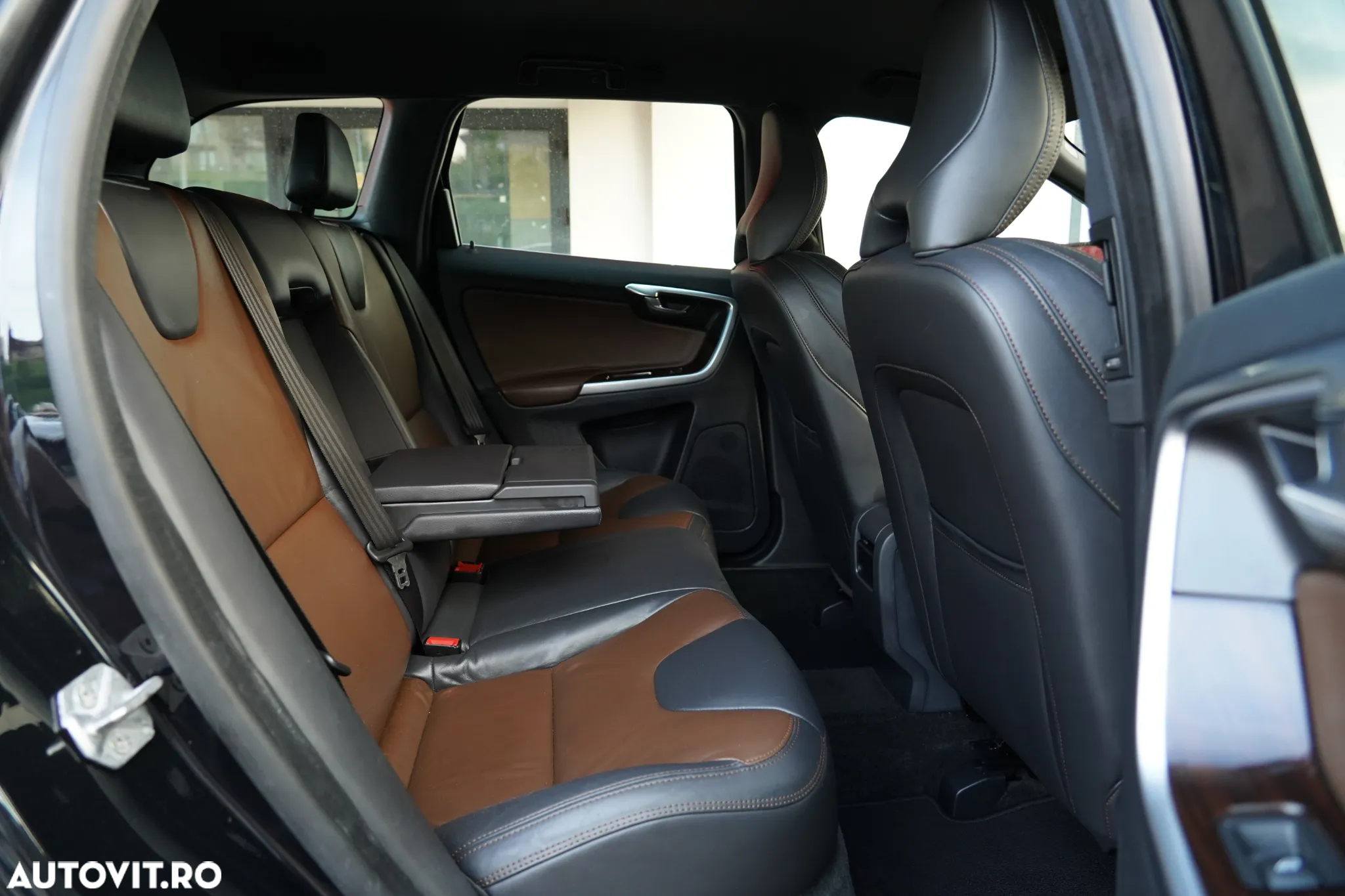 Volvo XC 60 D4 Ocean Race - 8