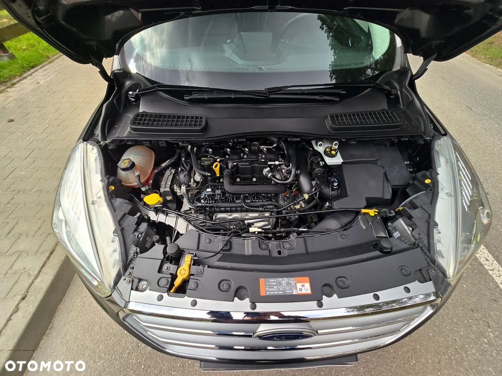 Ford Kuga 1.5 EcoBoost 2x4 Titanium - 18