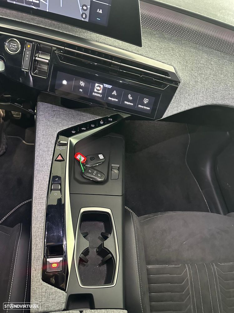 Peugeot E-5008 Allure - 9