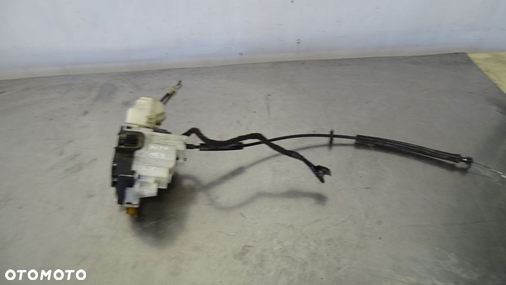 ZAMEK LEWY PRZÓD DRZWI FIAT GRANDE PUNTO 1.4 - 1