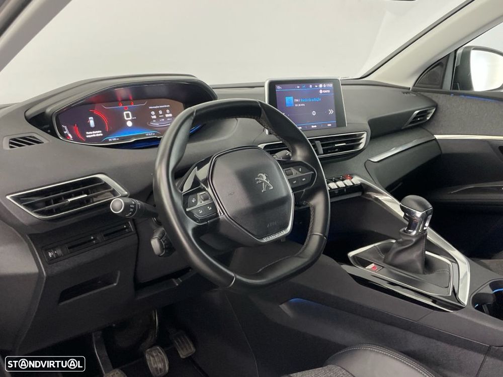 Peugeot 3008 1.2 PureTech Allure - 16