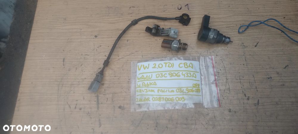 VW PASSAT B6 GOLF VI AUDI A3 LEON II 2,0TDI czujnik wału walka paliwa 03L906051 0281006003 - 1