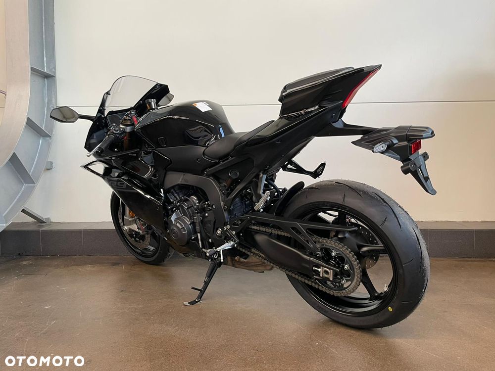Yamaha R9 - 4