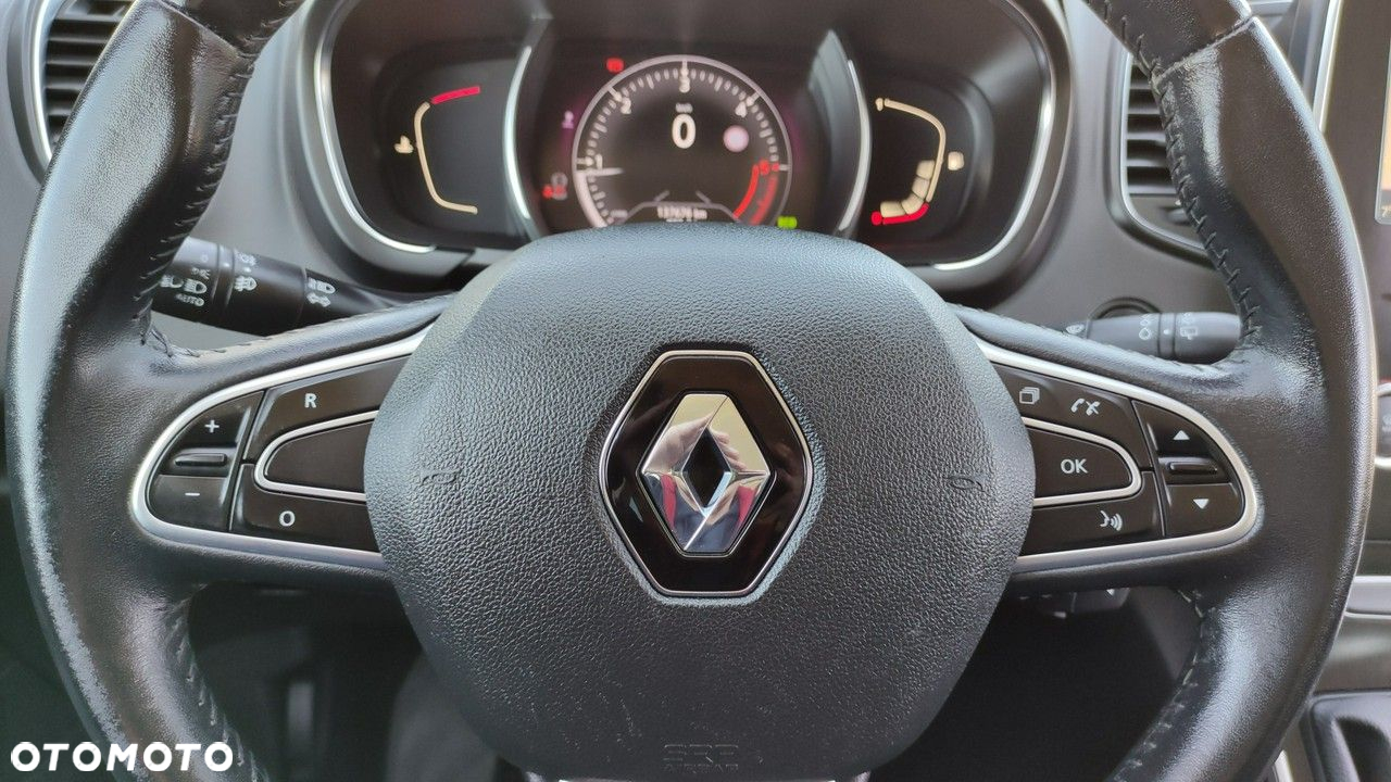 Renault Grand Scenic - 30