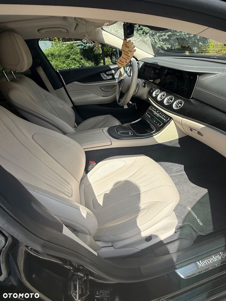 Mercedes-Benz CLS - 6