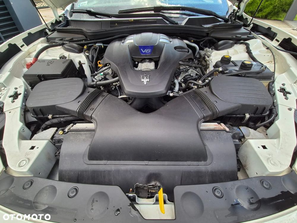 Maserati Ghibli S GranLusso - 18