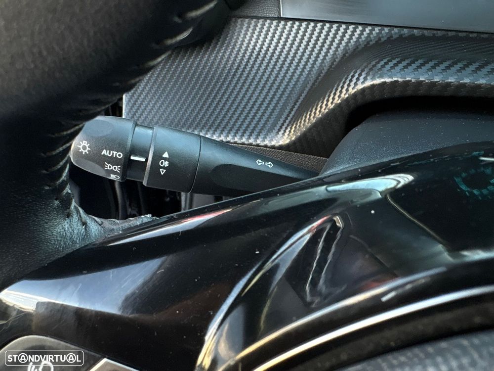 Peugeot e-2008 50 kWh Allure Pack - 31