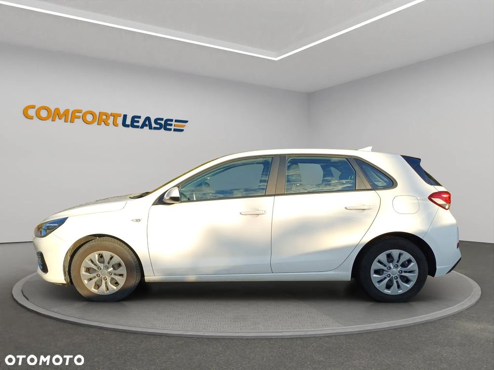 Hyundai i30 1.5 DPI Classic + - 5