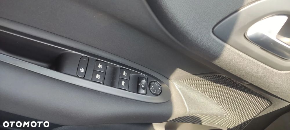 Citroën C4 BlueHDi 120 Stop&Start EAT6 Selection - 21