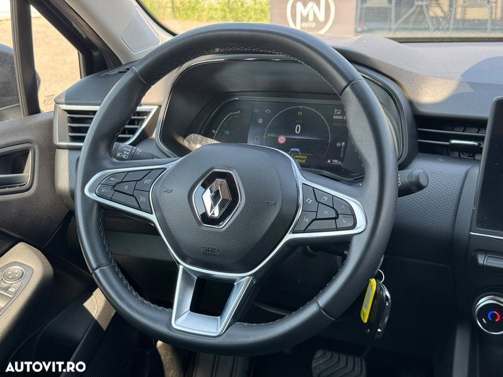 Renault Clio E-TECH 140 INTENS - 13