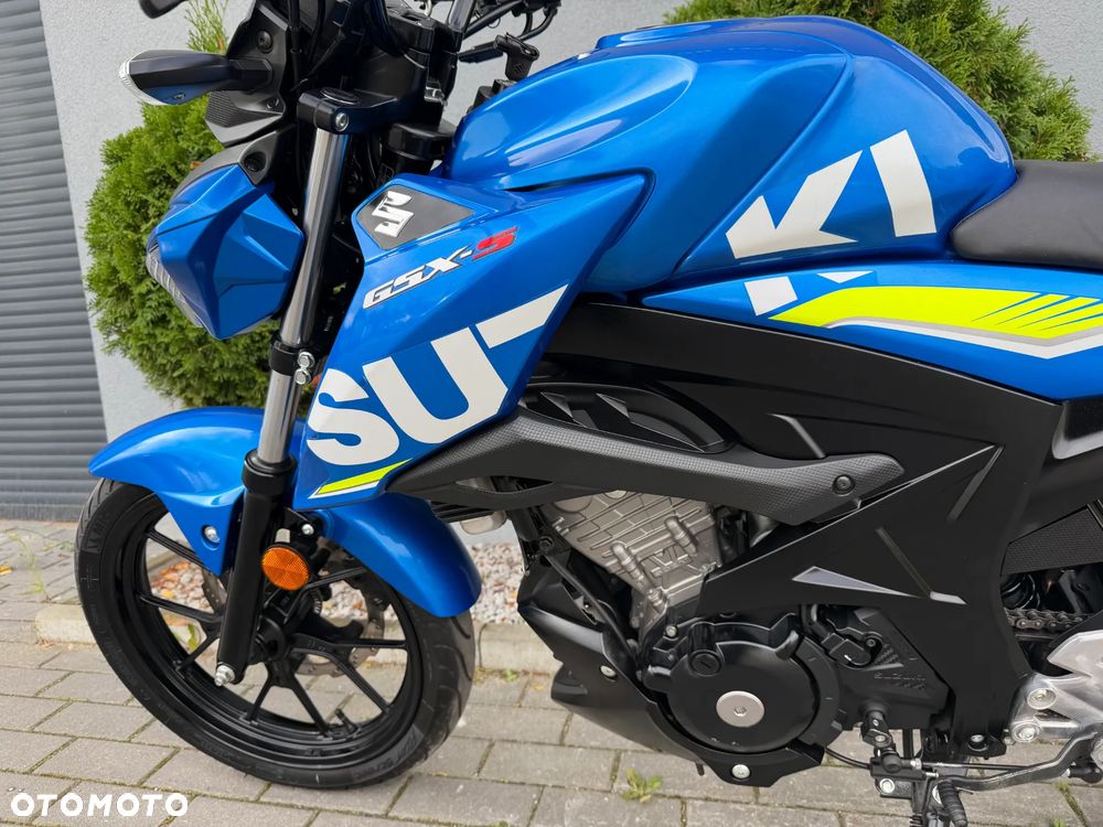 Suzuki GSX - 33