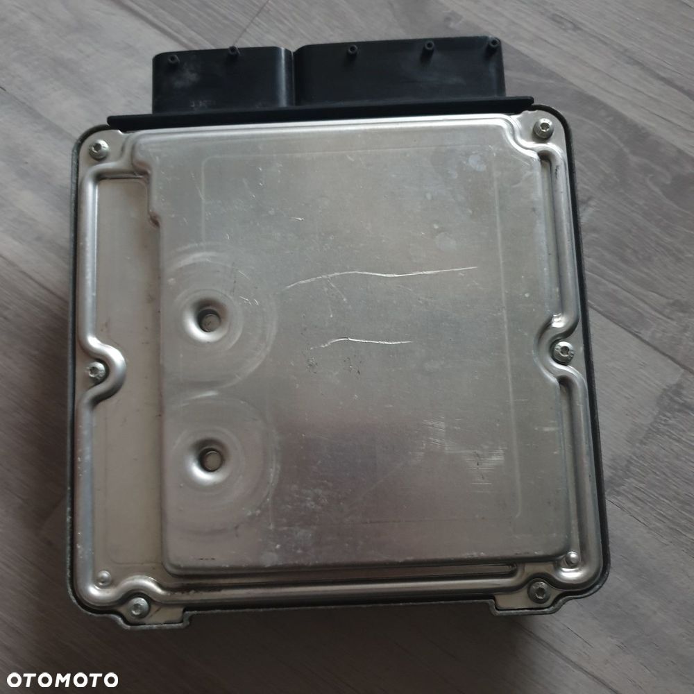 Sterownik silnika VW Touran 2006 rok moduł ECU - 4