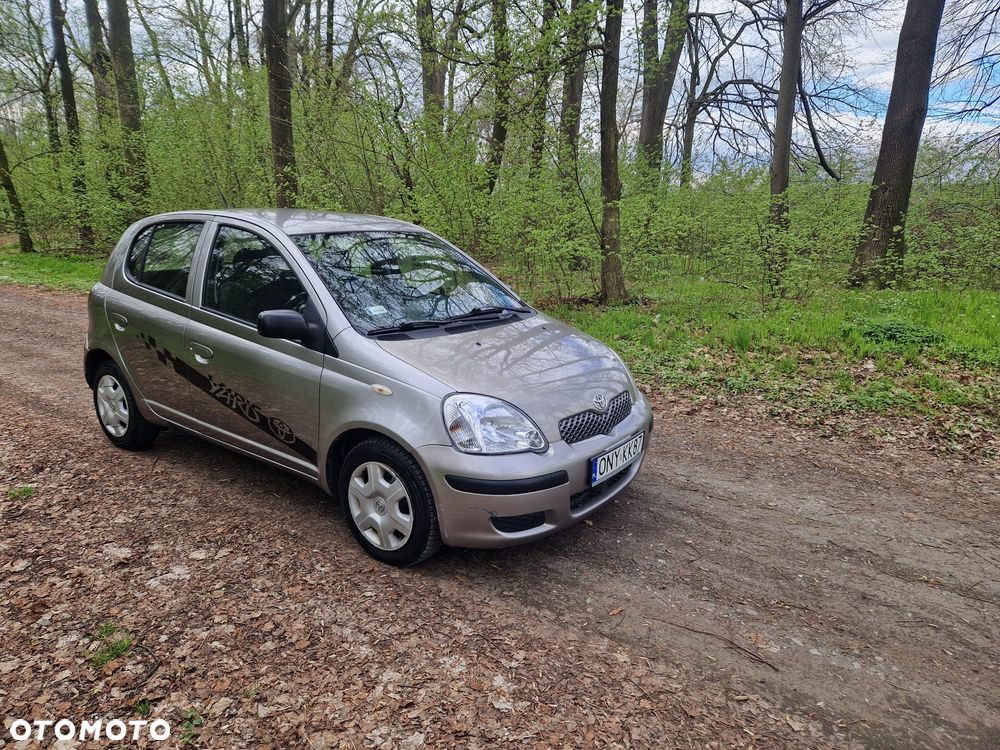 Toyota Yaris - 1