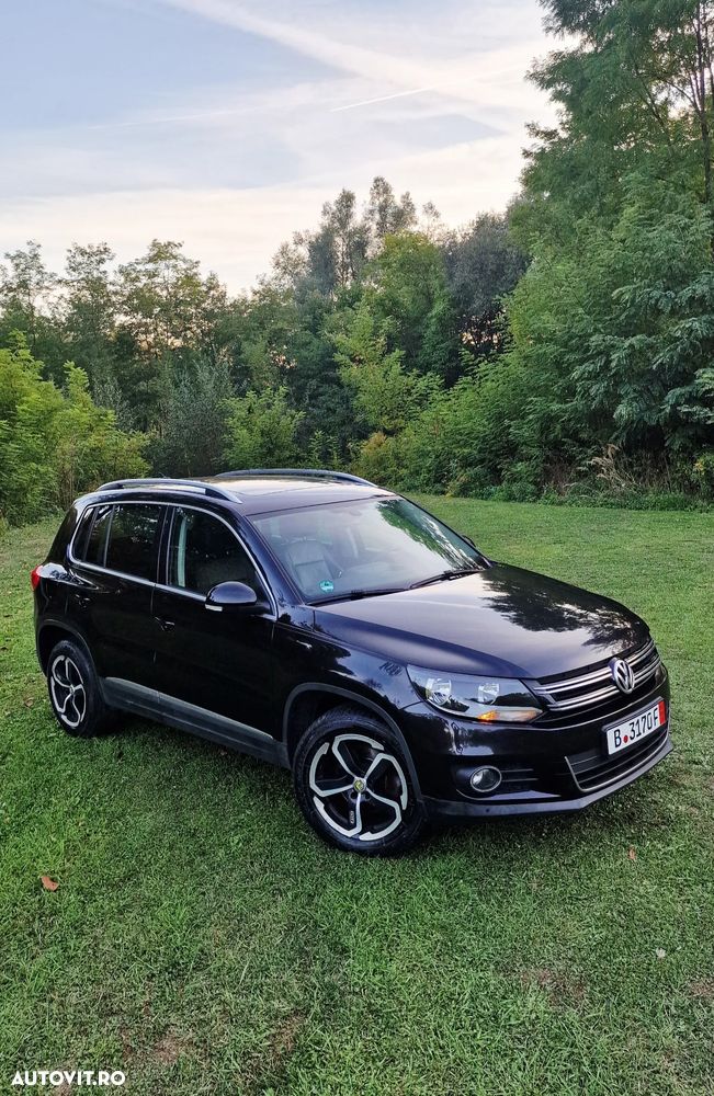 VOLKSWAGEN Tiguan