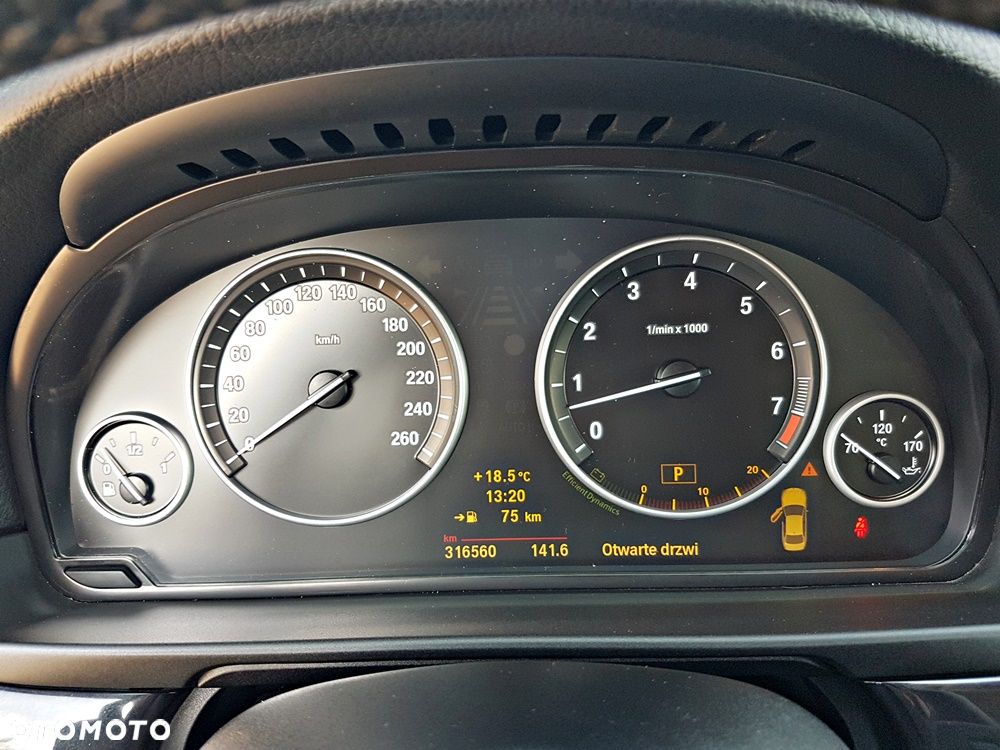 BMW Seria 5 528i - 15