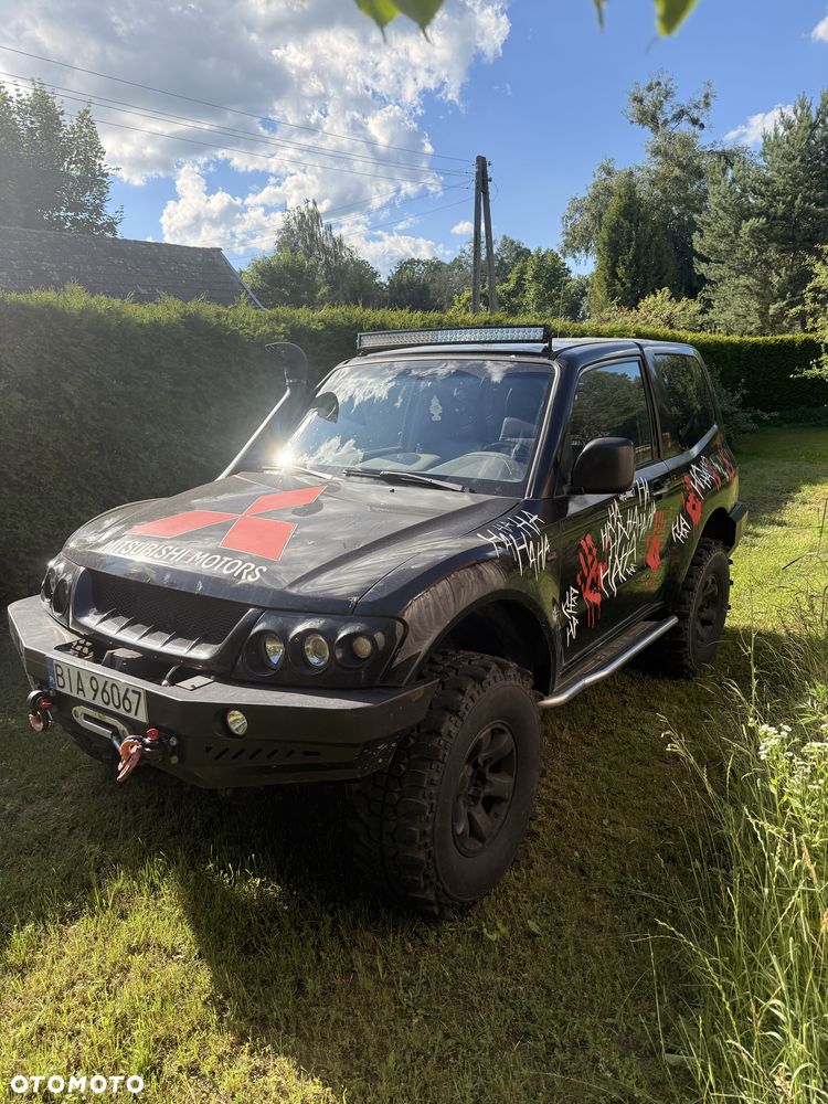 Mitsubishi Pajero - 1