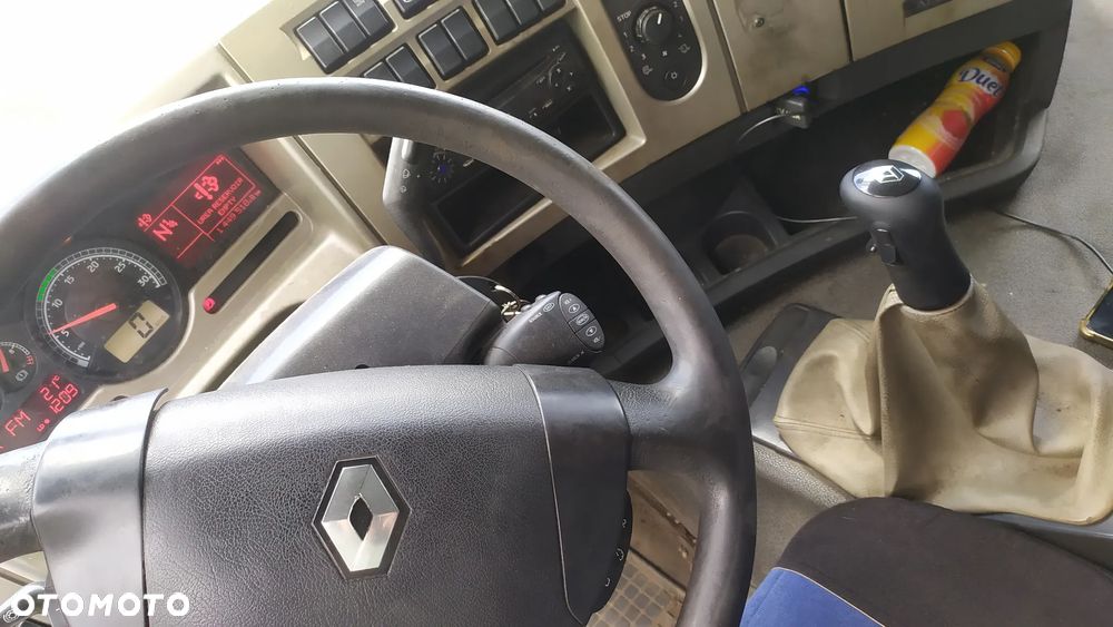 Renault Premium - 8