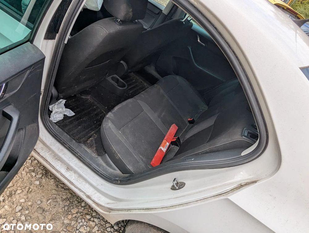 Škoda Rapid 1.2 MPI 75 KM CGPC-AUTO NA CZĘŚCI LF9E - 8