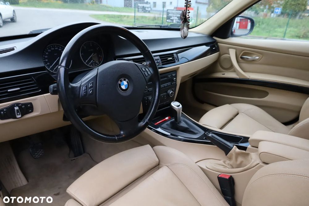 BMW Seria 3 318d - 24