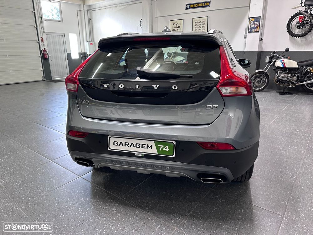 Volvo V40 Cross Country 2.0 D3 Plus - 25