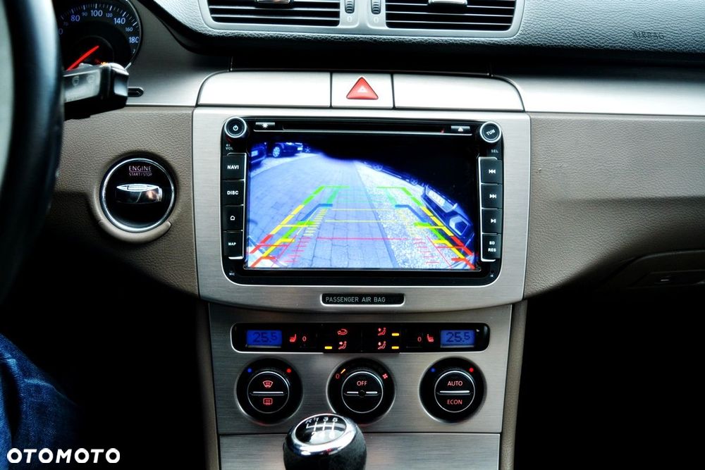 Volkswagen Passat 2.0 TDI DPF Highline - 8