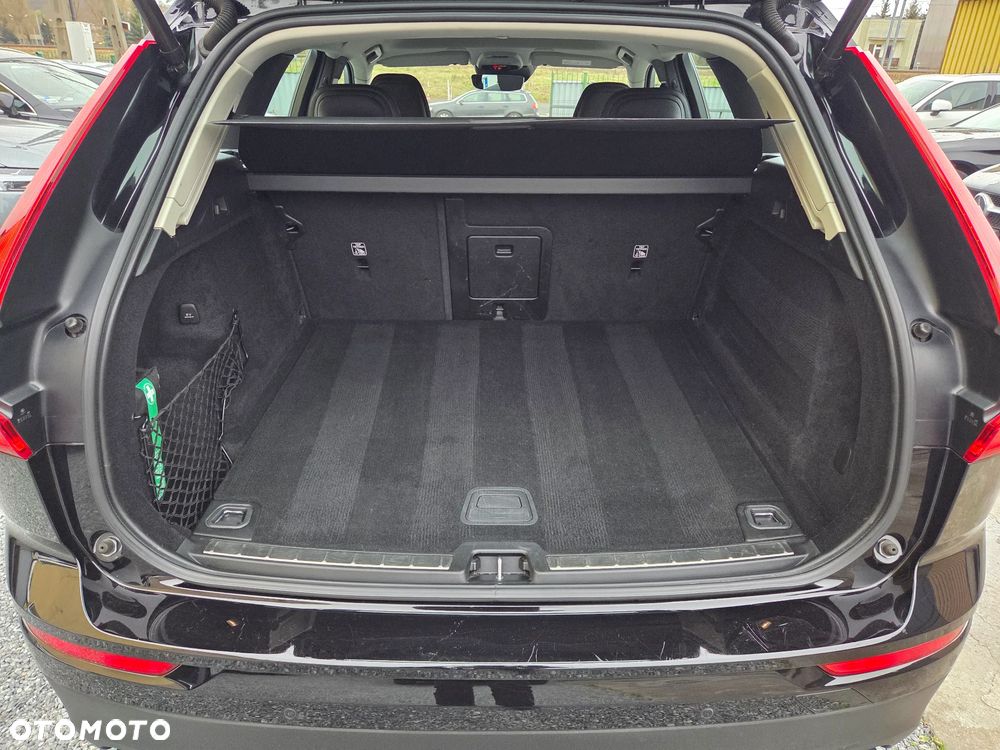 Volvo XC 60 D4 Momentum Pro - 11