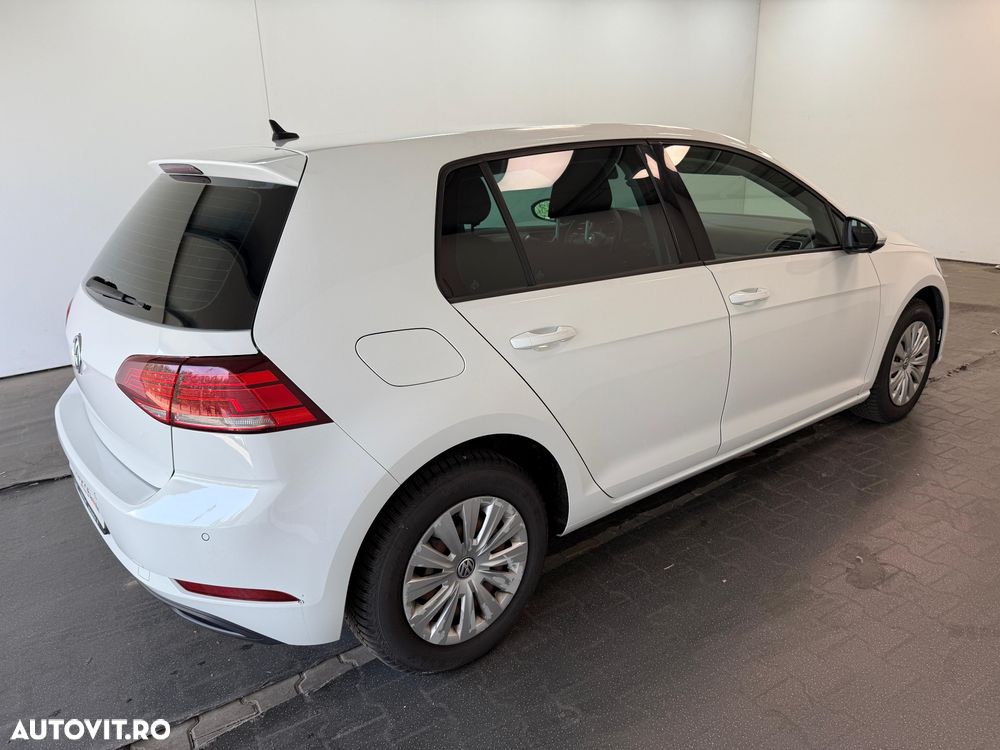 Volkswagen Golf 1.6 TDI Comfortline - 6