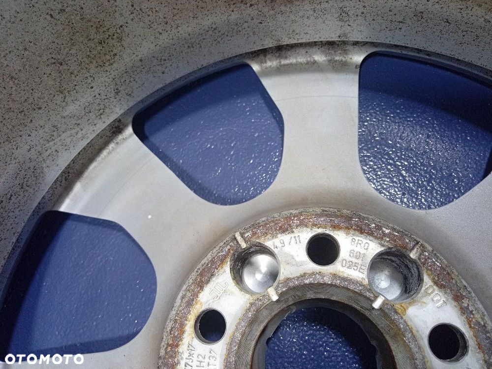AUDI A4 B8 FELGA ALUMINIOWA 7JX17 ET37 5X112 8R0601025E - 4