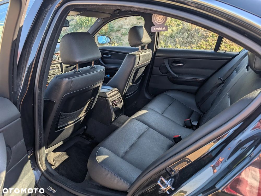 BMW Seria 3 330i - 14