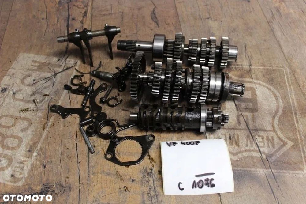 SKRZYNIA BIEGÓW HONDA VF400 F - 1