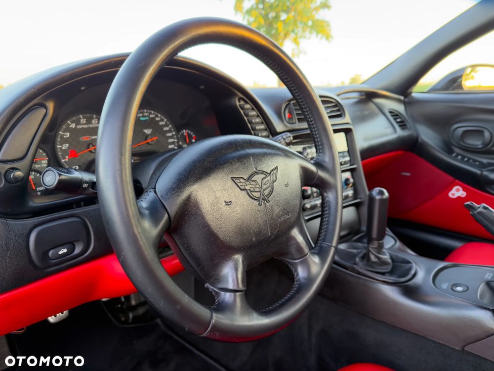 Chevrolet Corvette - 29