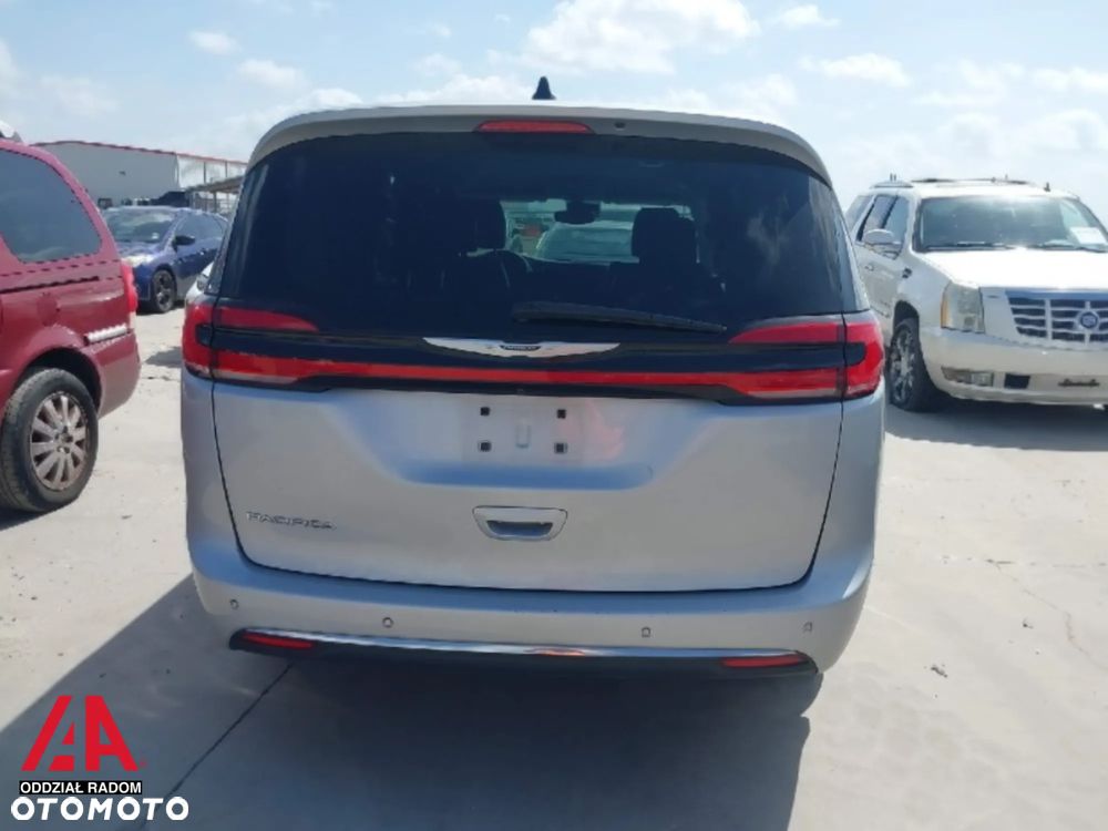 Chrysler Pacifica - 5