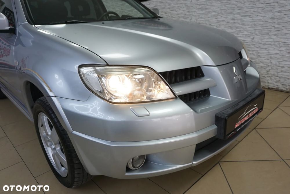 Mitsubishi Outlander 2.0 4WD Invite - 19