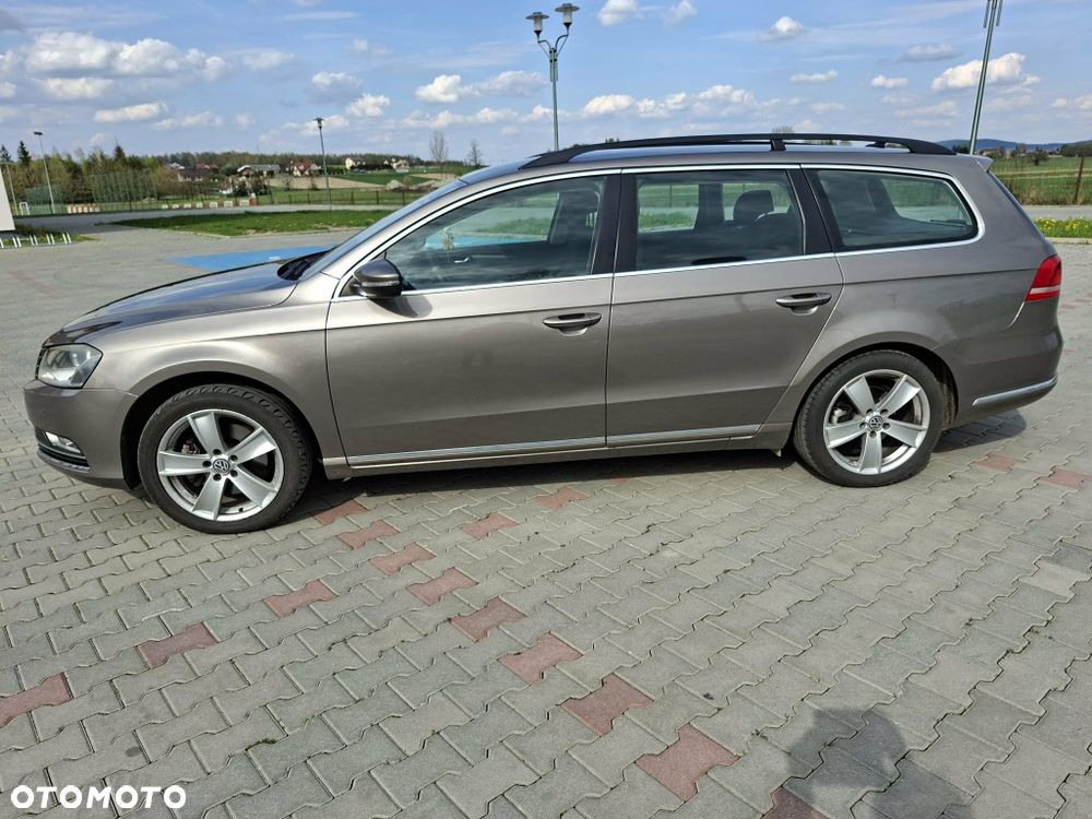 Volkswagen Passat - 4