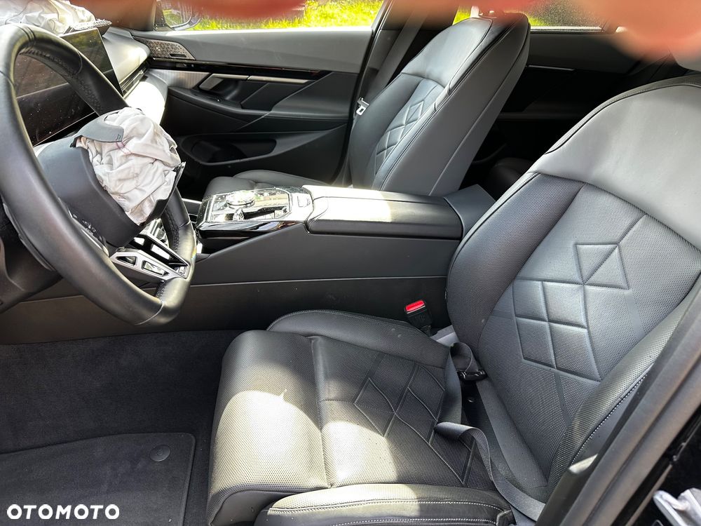 BMW Seria 5 520d xDrive mHEV M Sport - 13