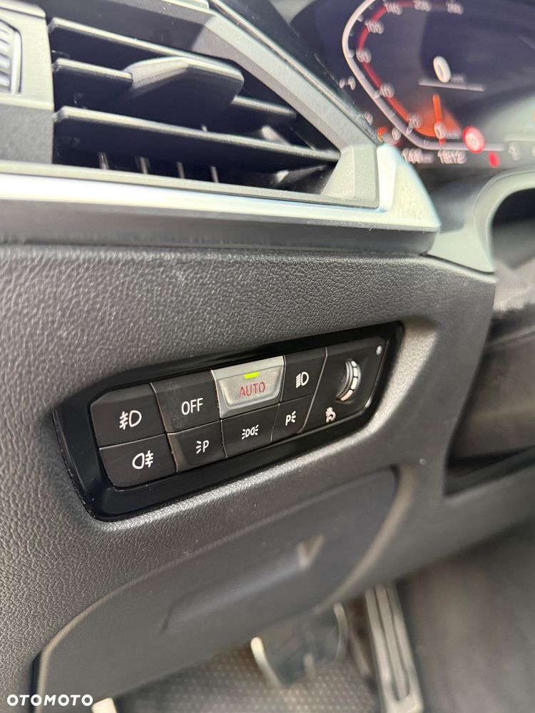 BMW Seria 3 320d M Sport - 17