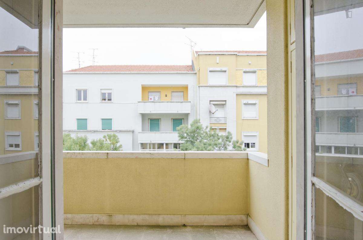 Quarto - localizado em Alameda Lisbon - Grande imagem: 3/19