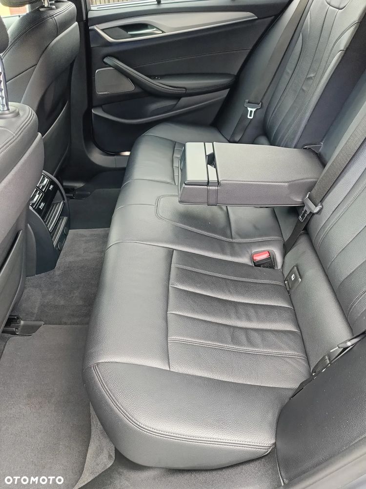 BMW Seria 5 520d Luxury Line - 11