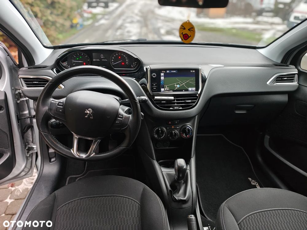 Peugeot 208 1.2 PureTech Style - 6