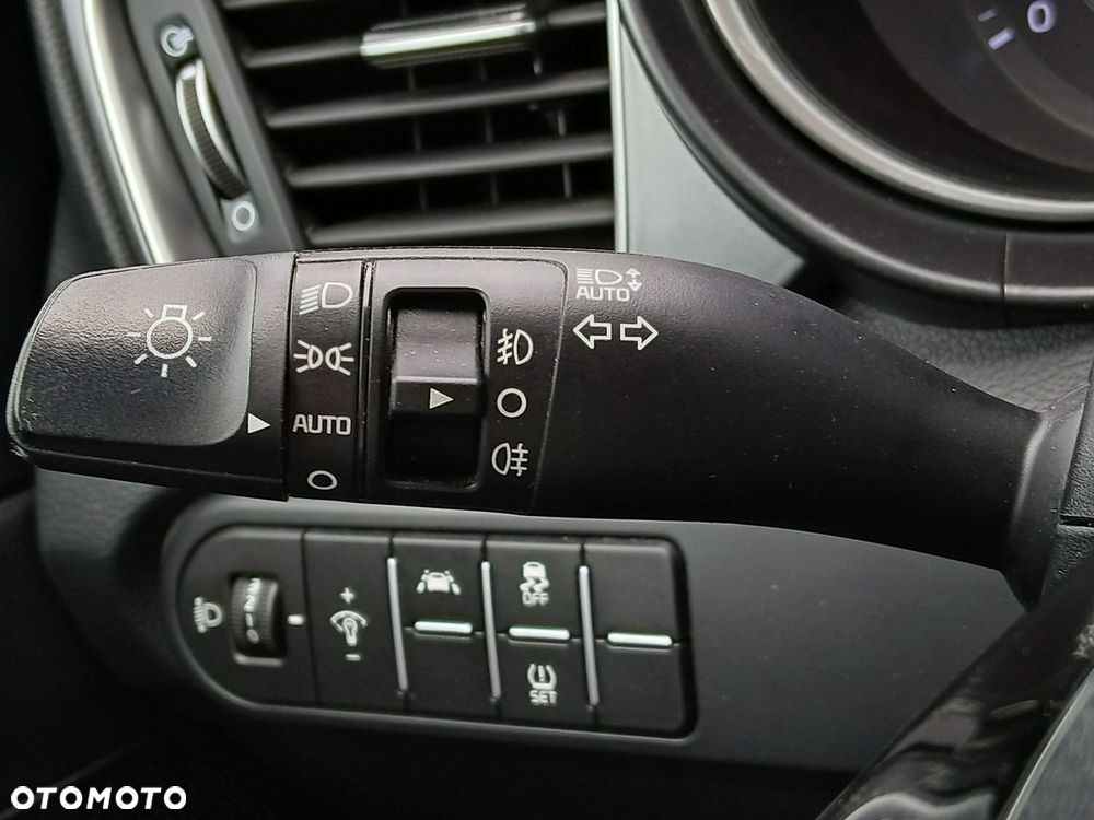 Kia XCeed 1.5 T-GDI M - 28